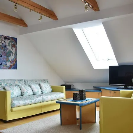 아파트 Haus Stocker Mauterndorf 마우어테른도르프